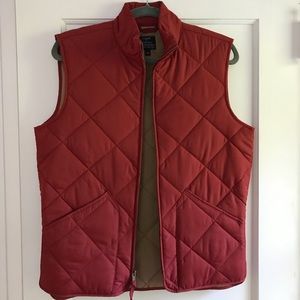 J. Crew Small Men’s Vest in cranberry